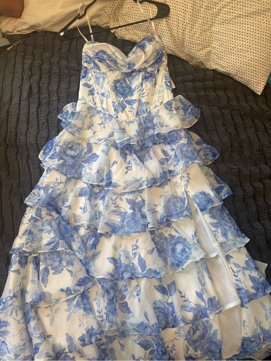 Windsor Dresses & Skirts - Windsor Blue and White Floral Print Dress
